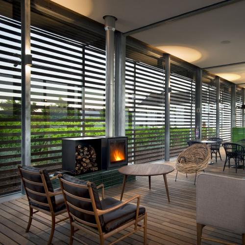 listing-details-carousel