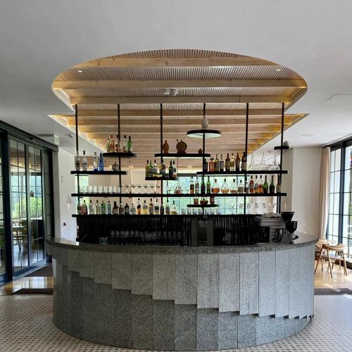 listing-details-carousel